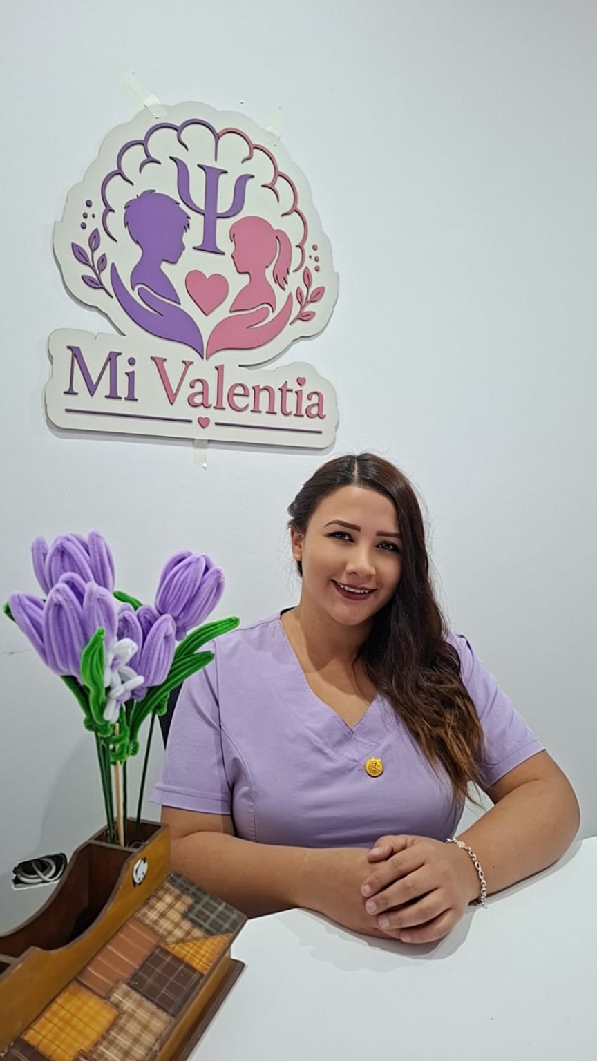 Nicol Rosario Zegarra Bernedo, Licenciada en Psicología